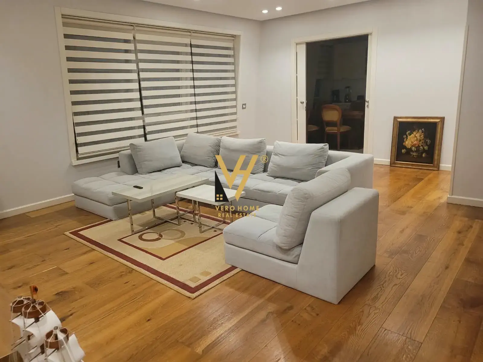 Interni, appartamento 4+2 in affitto a Blloku, Tirana