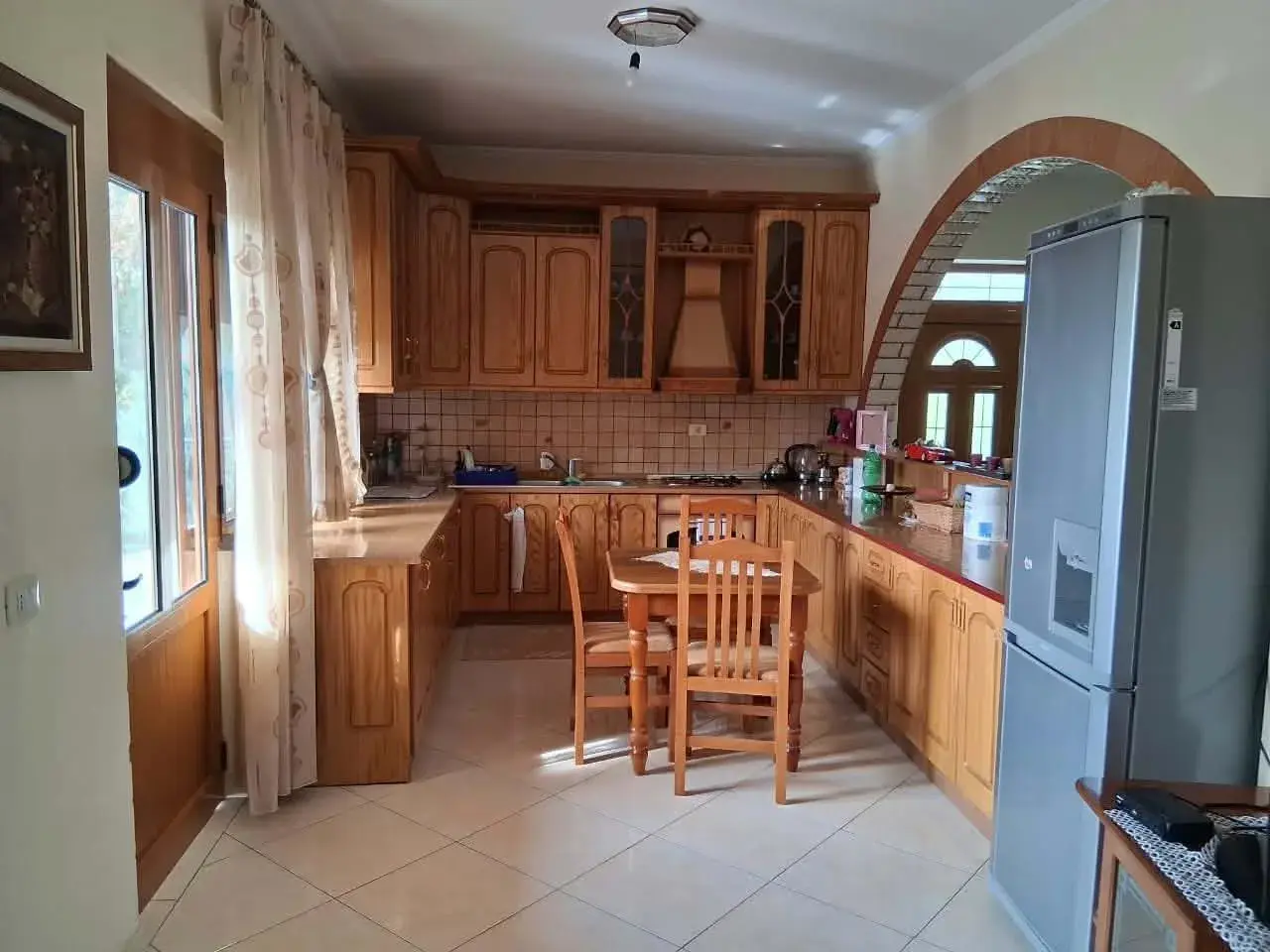 Cucina, casa indipendente 4+2 in vendita a Elbasan