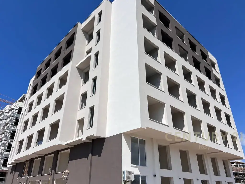 Edificio, appartamento 2+1 in vendita a Mali i Robit