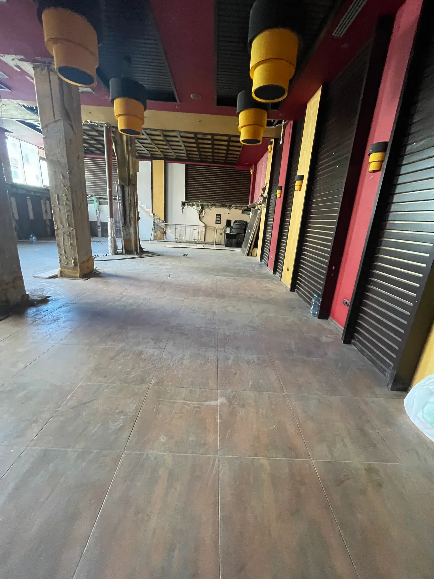 Innenansicht, Lagerhalle 200 m² zu verkaufen in Tirana