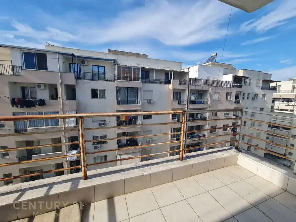 Ballkoni, apartament 2+1 në shitje në Yzberisht, Tiranë