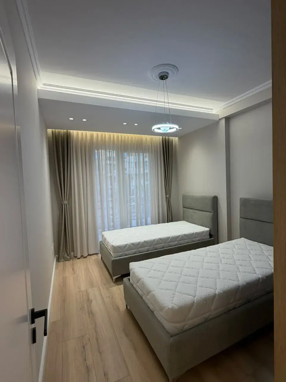Intérieur, appartement 2+2+2 à vendre à Astir, Tirana