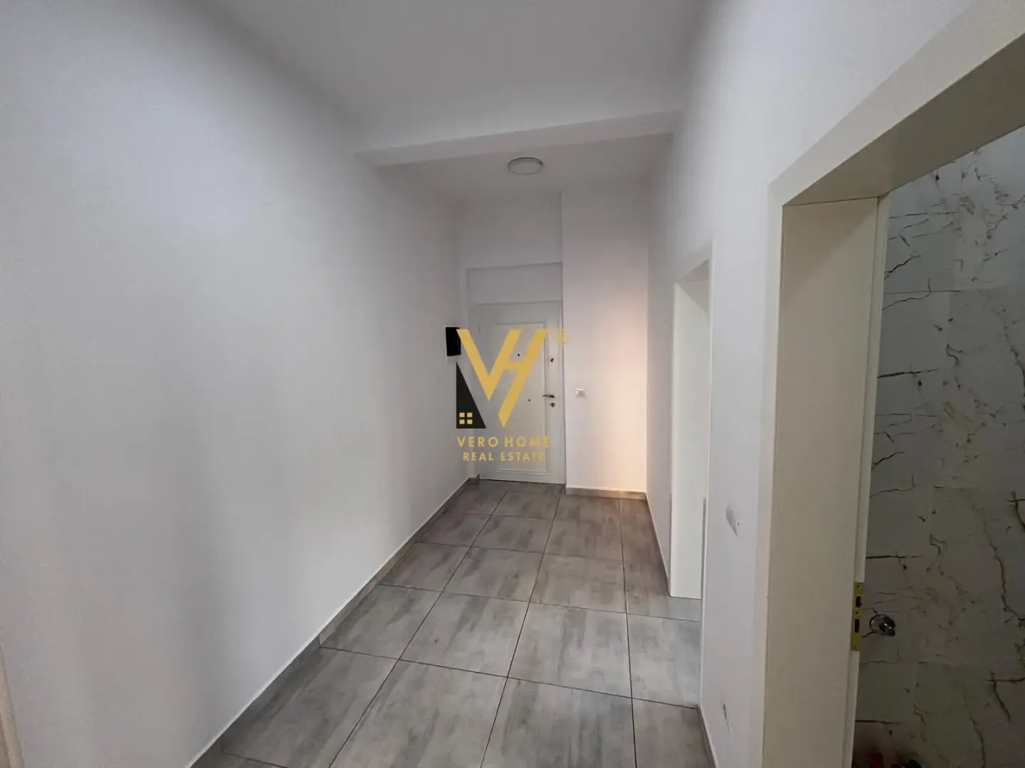 Brendësia, zyrë 75 m² me qira në Medreseja, Tiranë