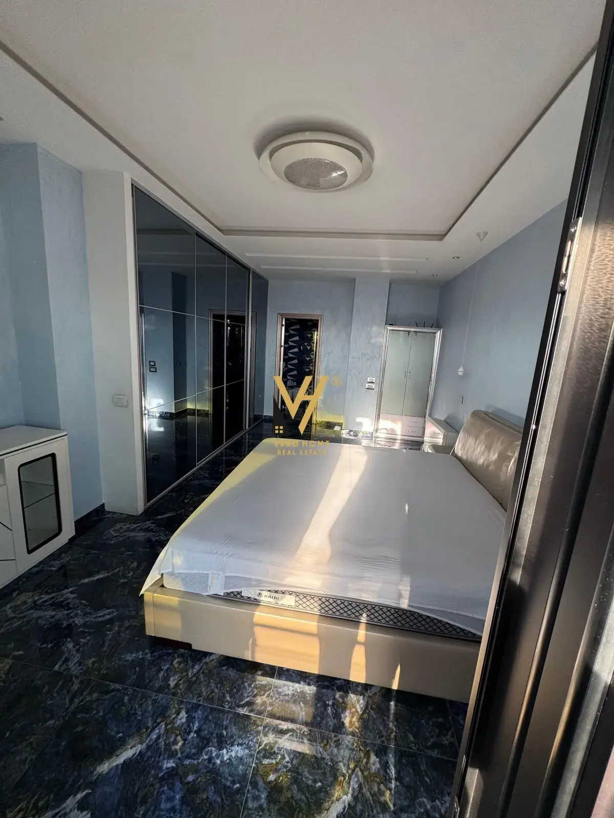 Schlafzimmer, Wohnung 1+1 zu vermieten in Tirana