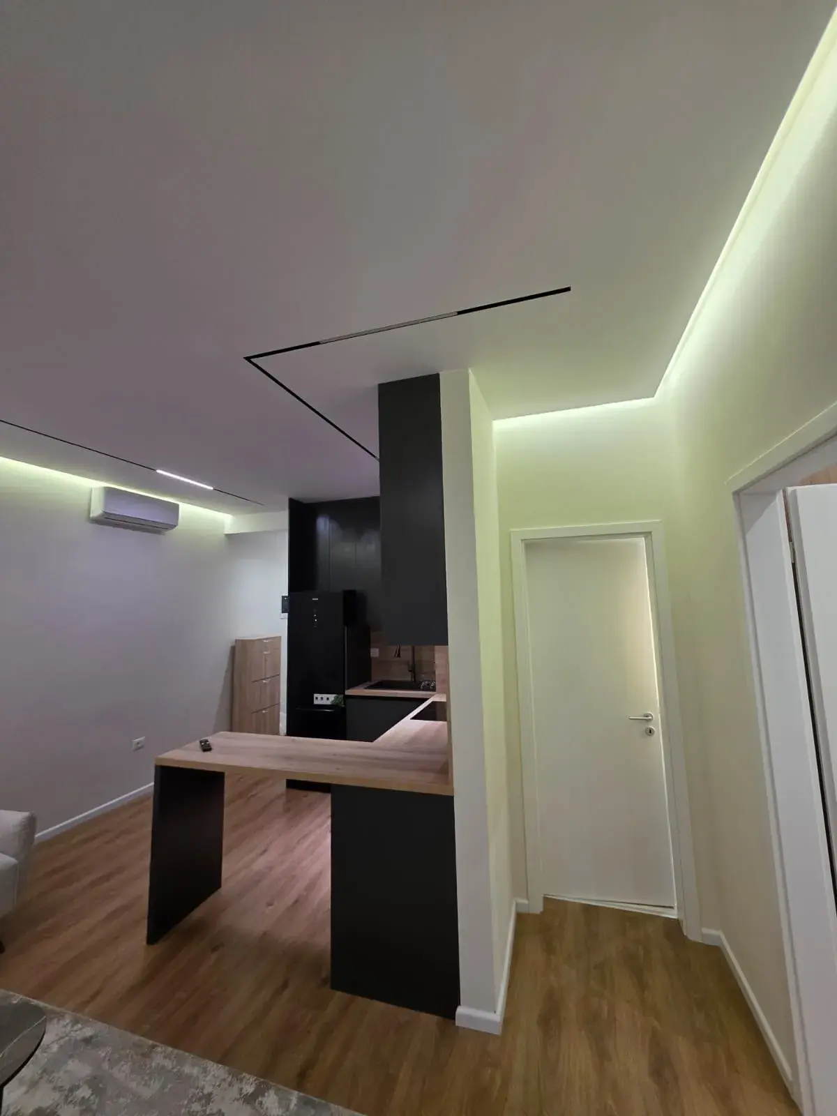 Brendësia, apartament 2+1 në shitje në Ali Demi, Tiranë