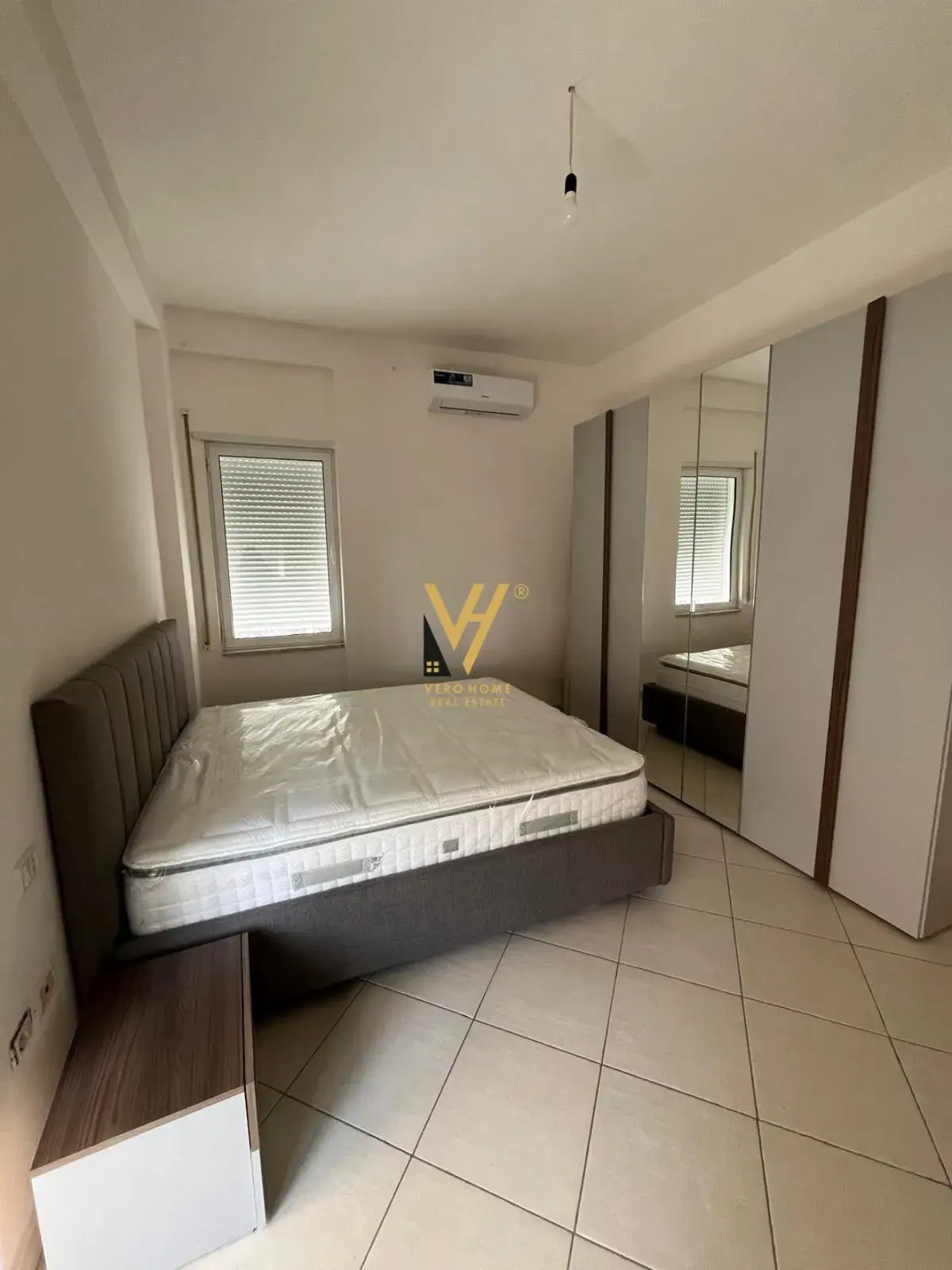 Kuzhina, apartament 2+1 me qira në Tiranë