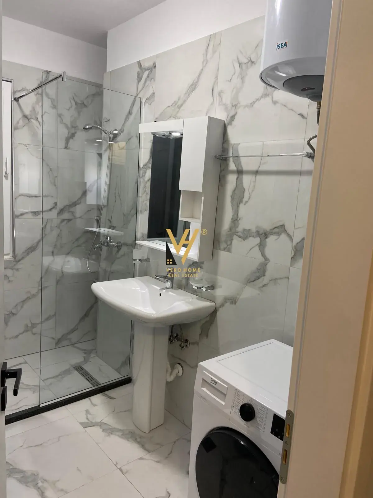 Dhoma e gjumit, apartament 2+1 me qira në Sauk, Tiranë