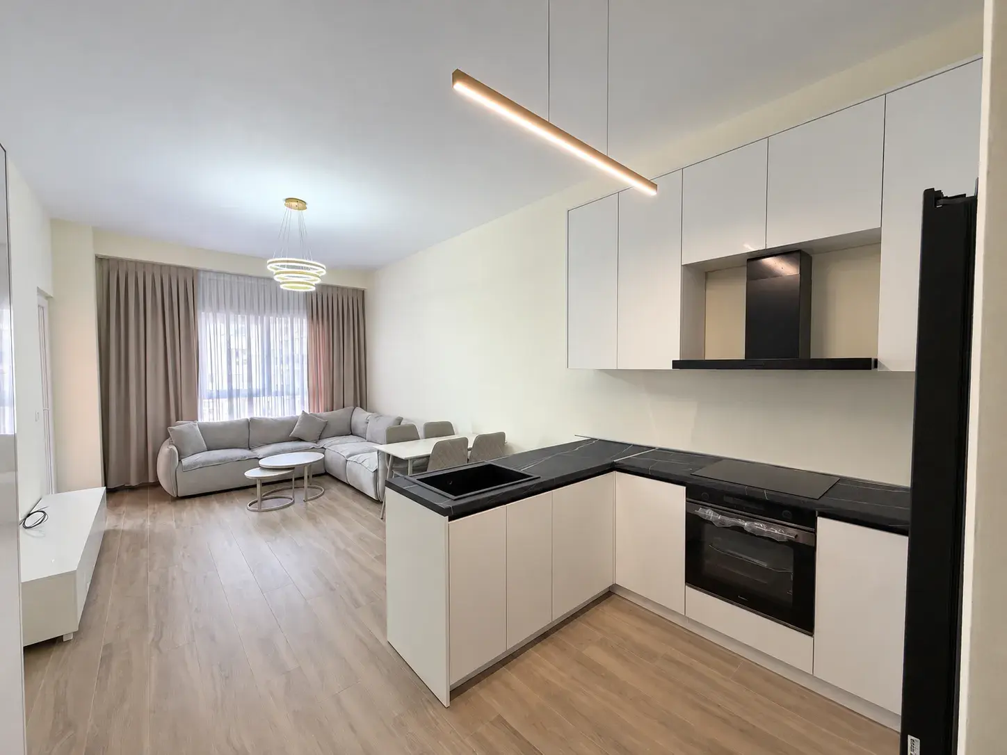 Cucina, appartamento 1+1 in affitto a Laprakë, Tirana