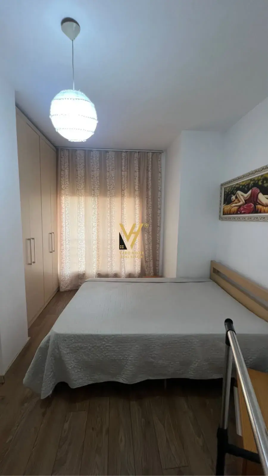 Kuzhina, apartament 1+1 me qira në Komuna e Parisit, Tiranë