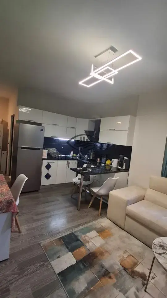 Salon, appartement 1+2 à vendre à Plazh, Durrës