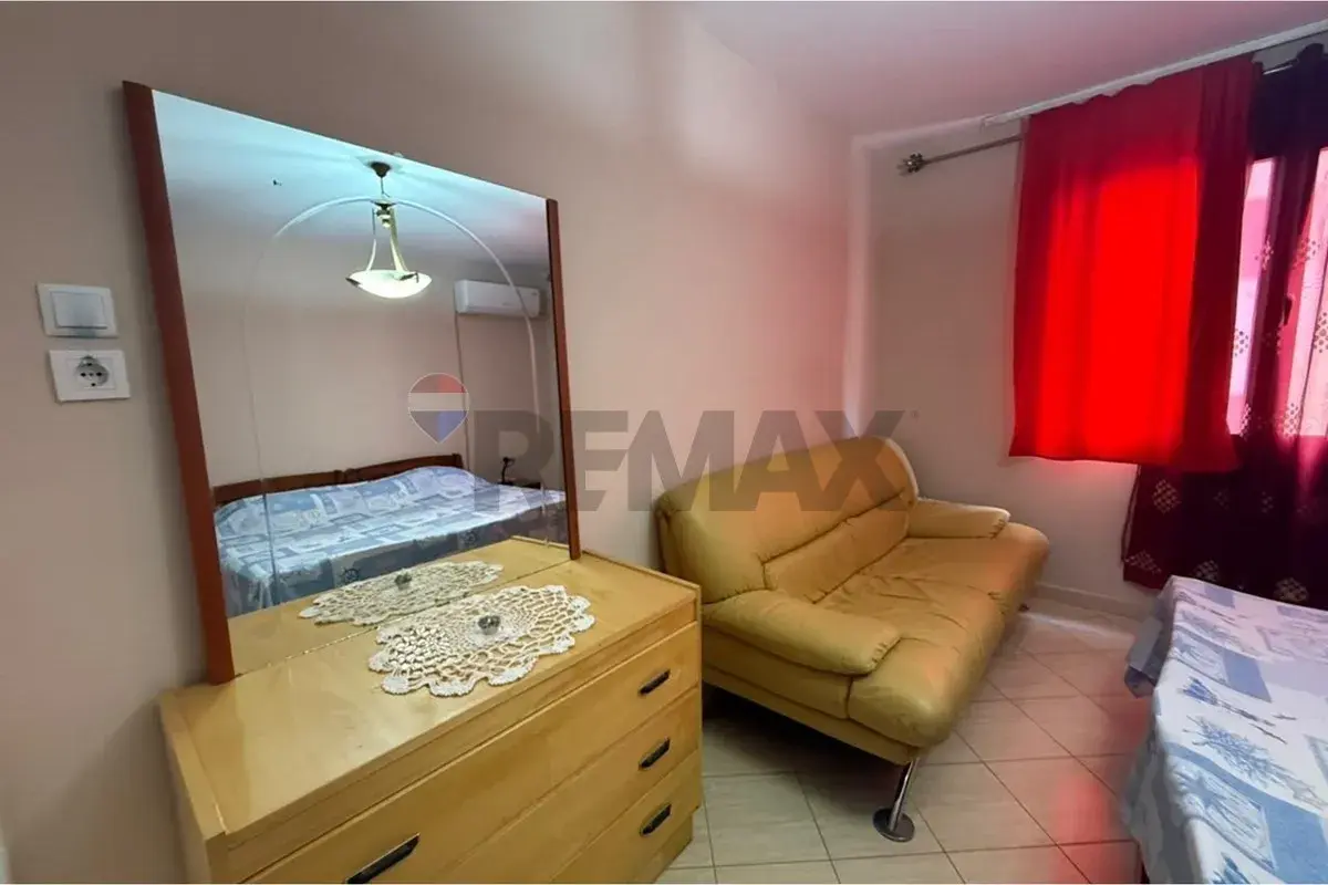 Dhoma e gjumit, apartament 1+1 me qira në 21 Dhjetori, Tiranë