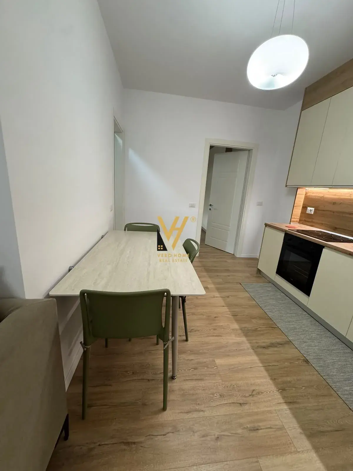 Kuzhina, apartament 1+1 me qira në 21 Dhjetori, Tiranë