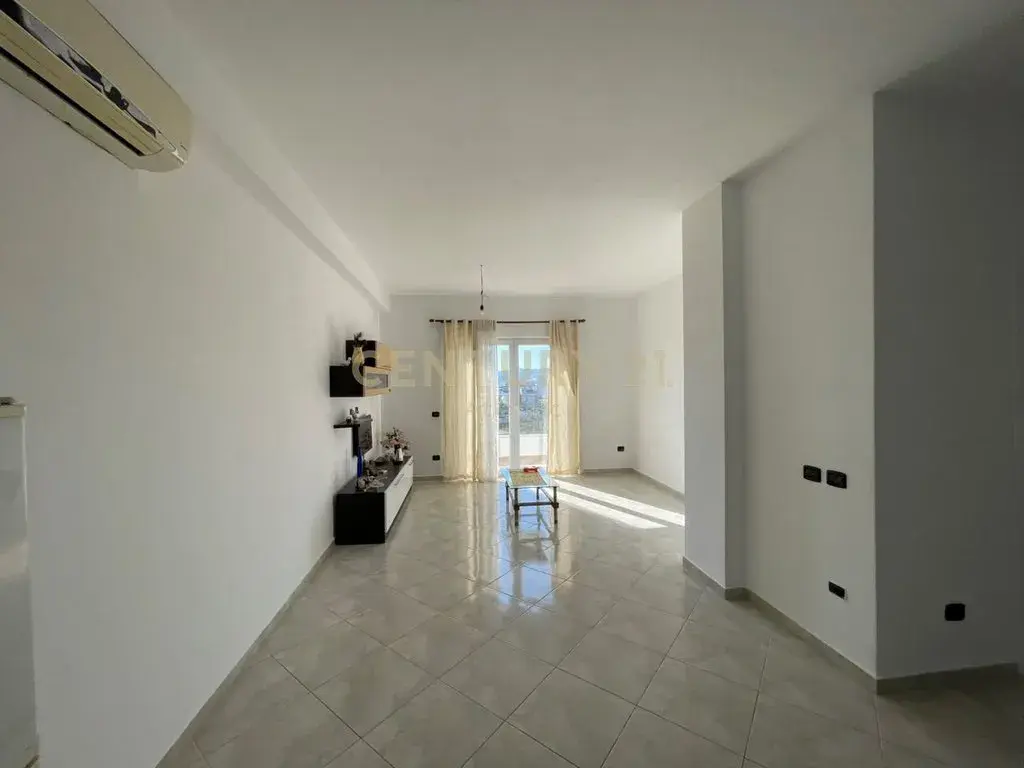 Brendësia, apartament 2+1 në shitje në Durrës
