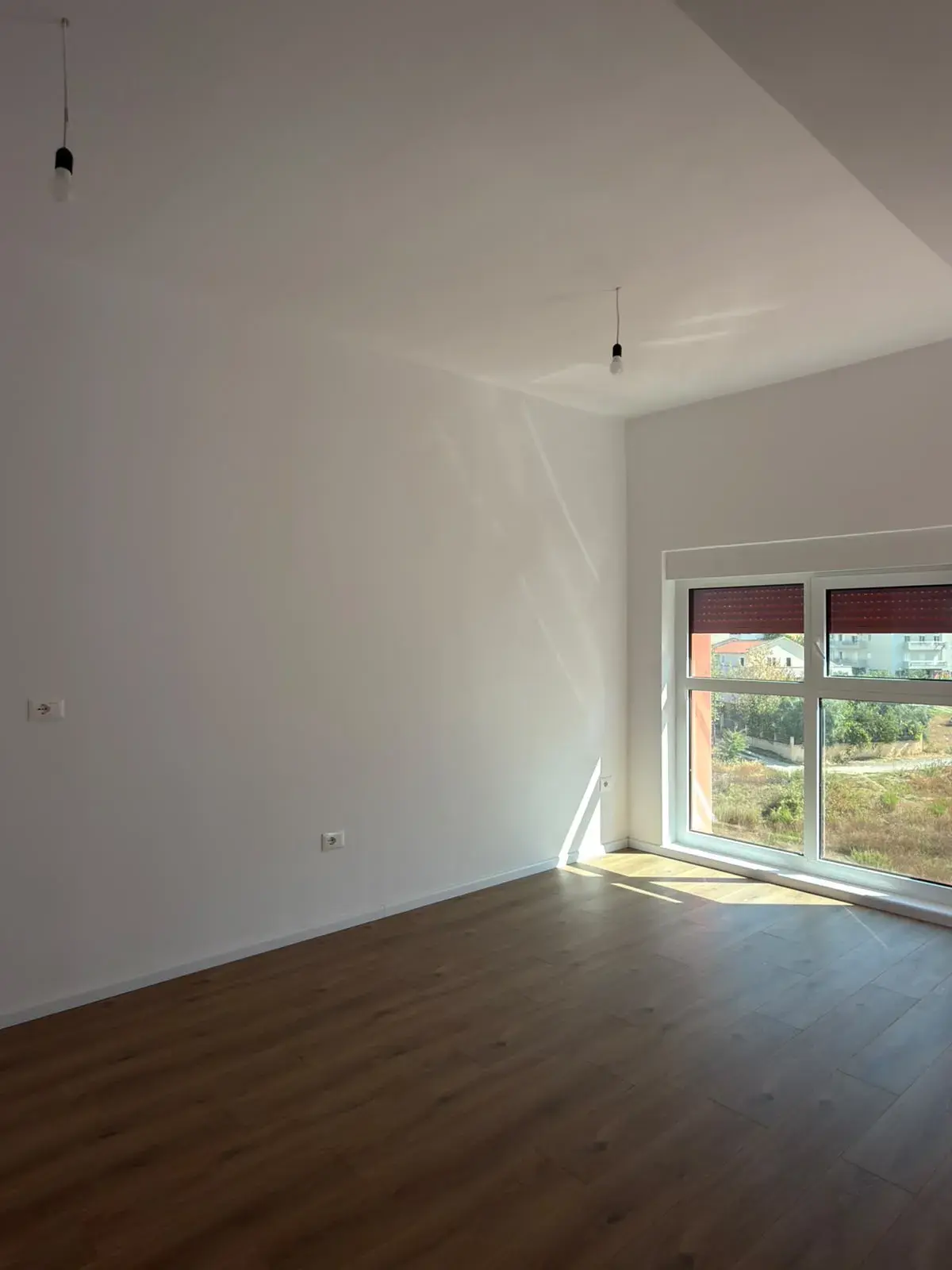 Chambre, appartement 1+1 à vendre à Ali Demi, Tirana