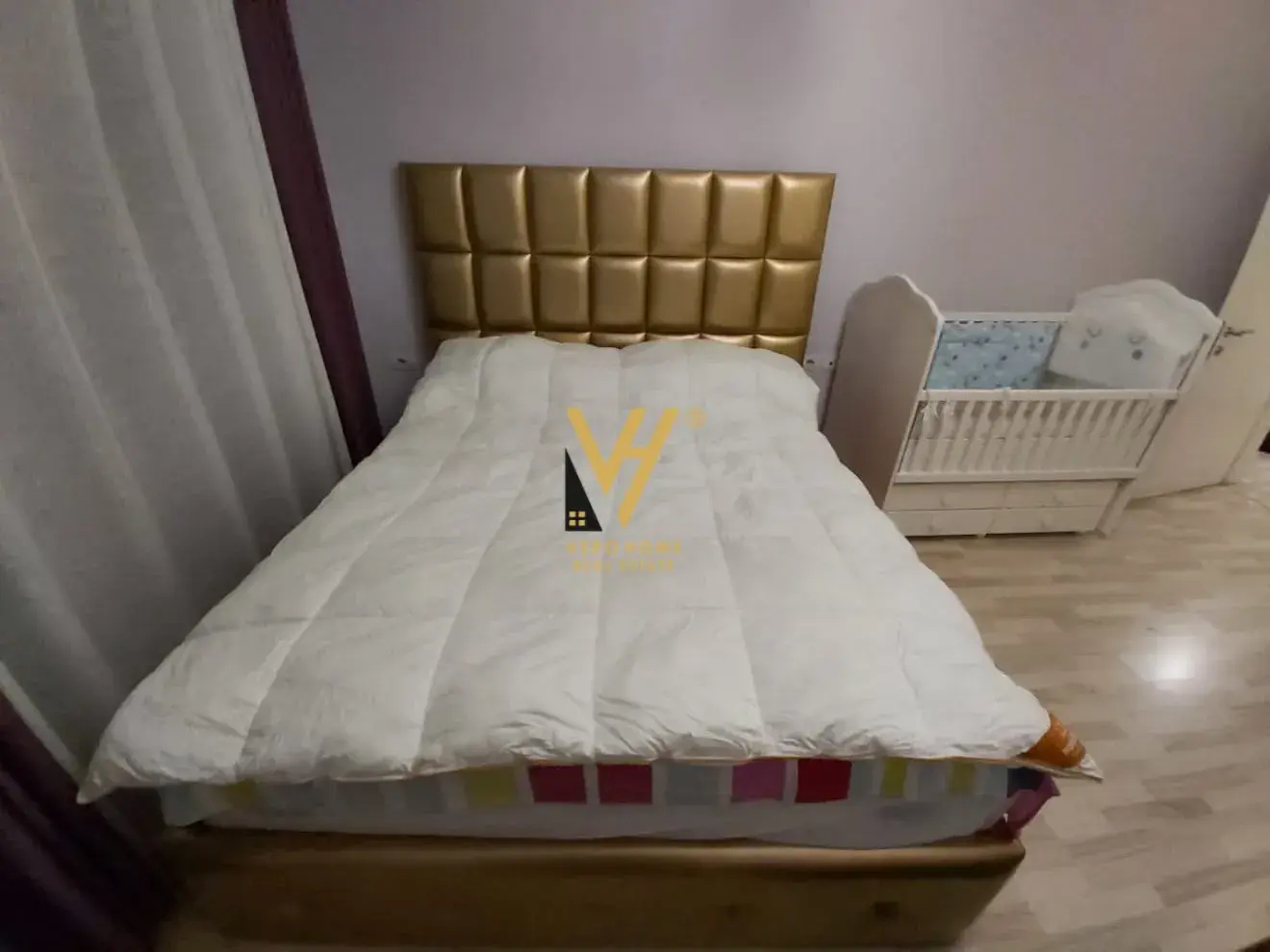 Camera da letto, appartamento 1+1 in affitto ad Astir, Tirana
