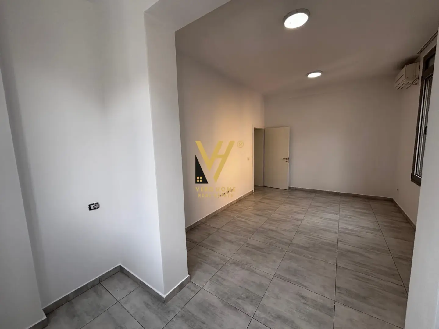 Brendësia, zyrë 75 m² me qira në Medreseja, Tiranë