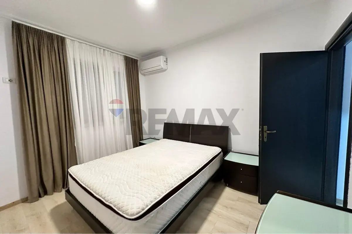 Dhoma e gjumit, apartament 2+1 me qira në Kodra e Diellit, Tiranë