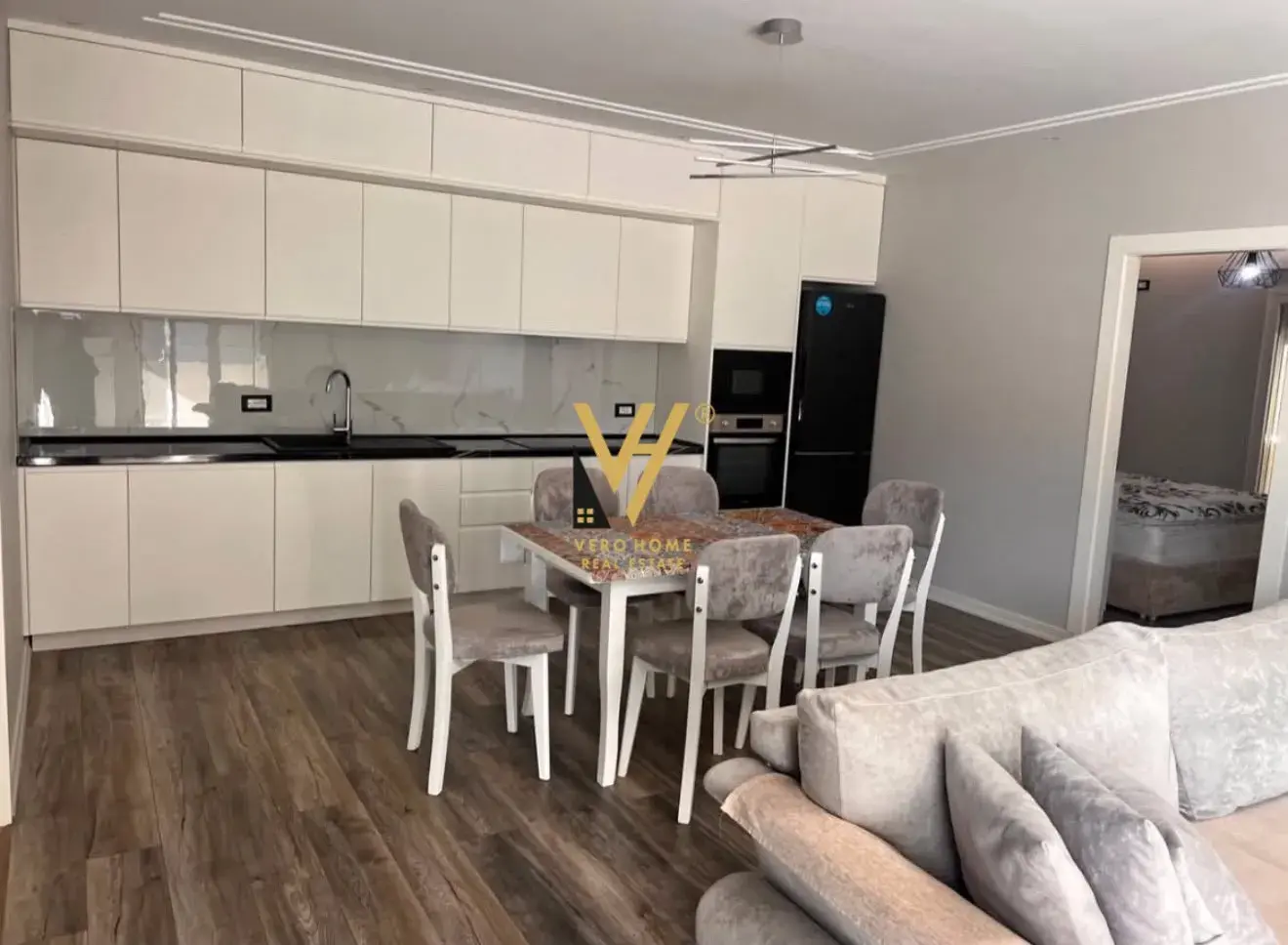 Chambre, appartement 2+1 à louer à Porcelan, Tirana