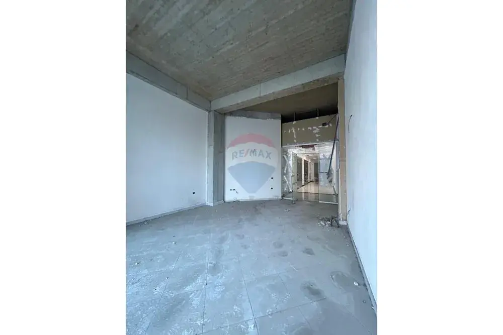Innenansicht, Büro 40 m² zu vermieten in Skelë, Vlora