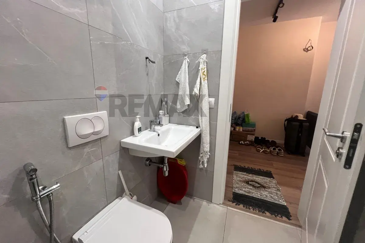Ballkoni, apartament 2+1 në shitje në Vlorë