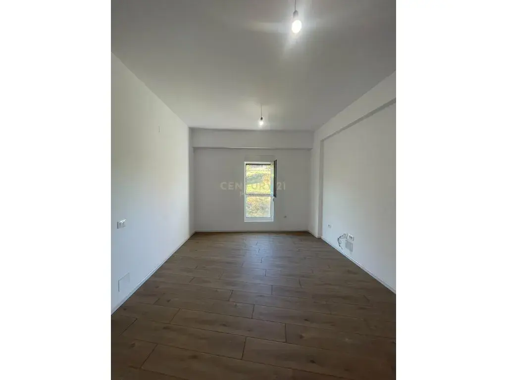 Schlafzimmer, Wohnung 2+1 zu verkaufen in Ali Demi, Tirana
