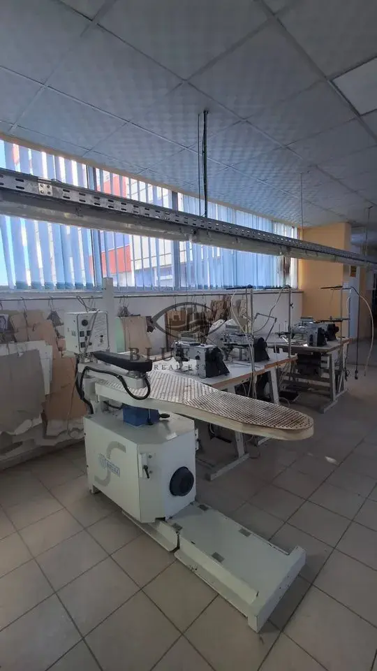 Εσωτερικό, γραφείο 1.400 m² προς ενοικίαση στο Δυρράχιο