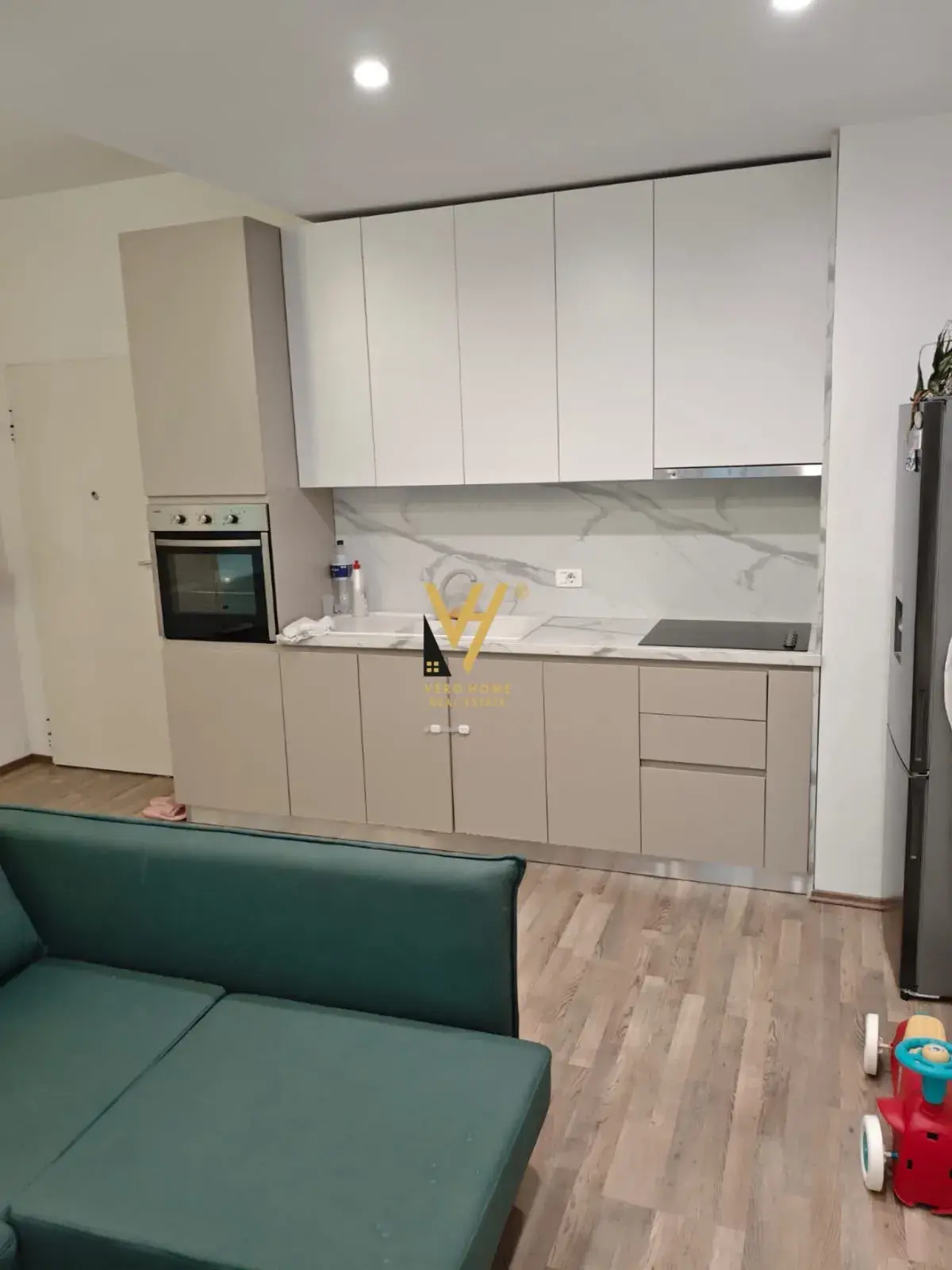 Kuzhina, apartament 1+1 me qira në Ali Demi, Tiranë