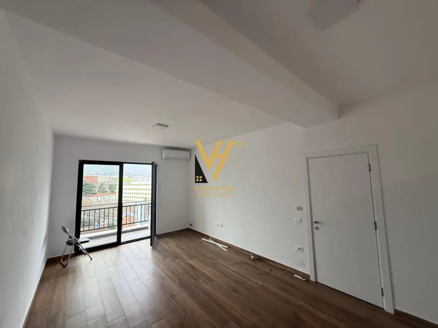 Pamje e jashtme, zyrë 105 m² me qira në Rruga e Dibrës, Tiranë