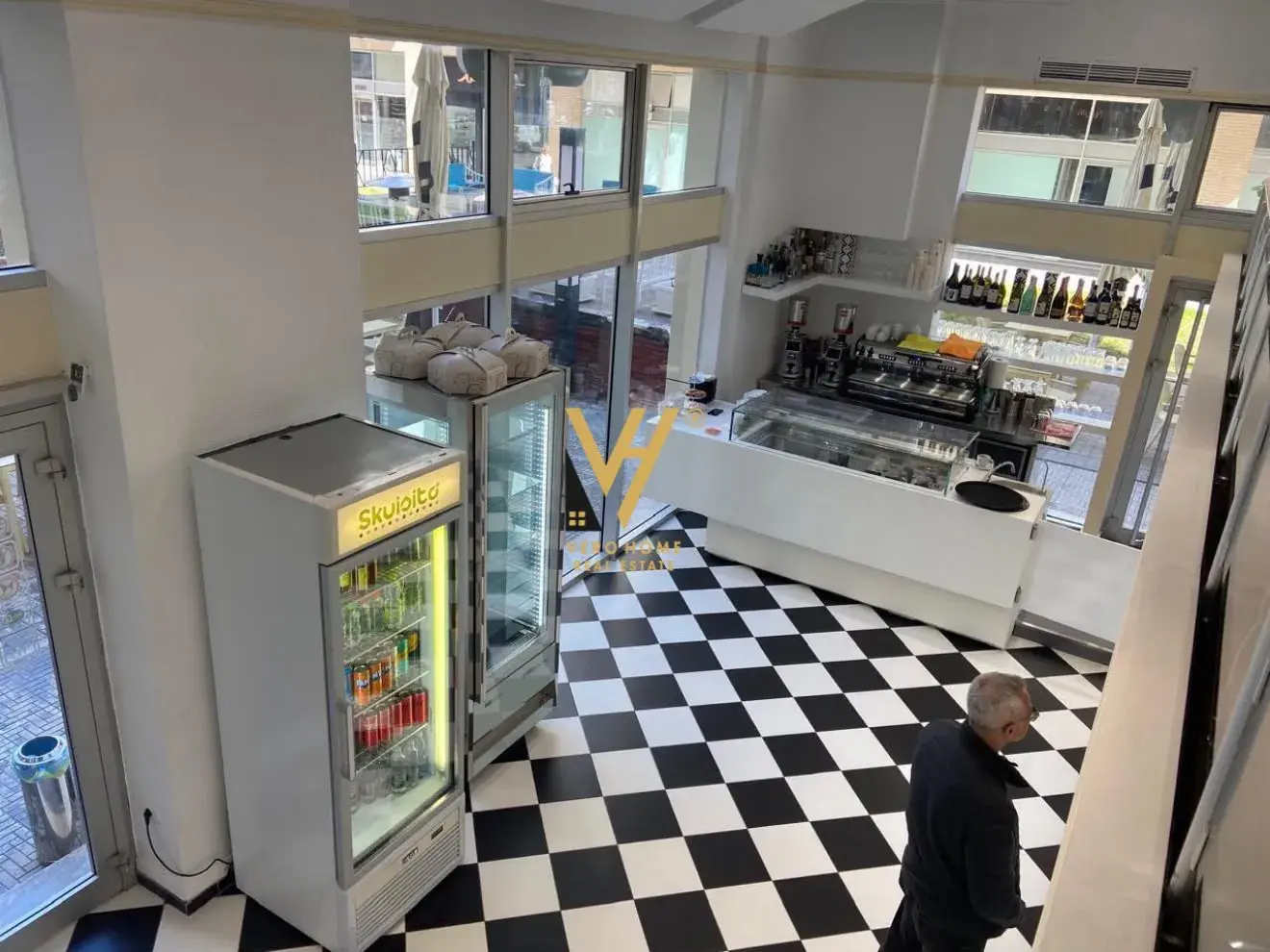 Extérieur, boutique 330 m² à louer à Rruga e Kavajës, Tirana