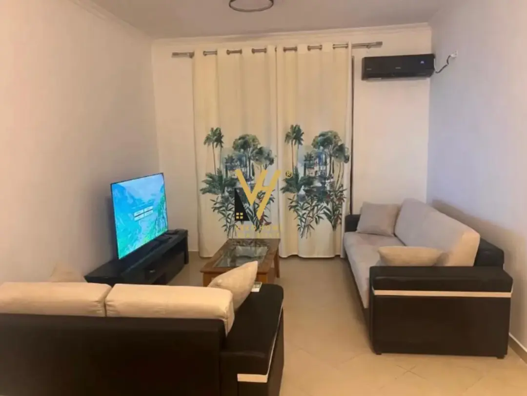 Salon, appartement 2+1 à louer à Tirana, 100 m²