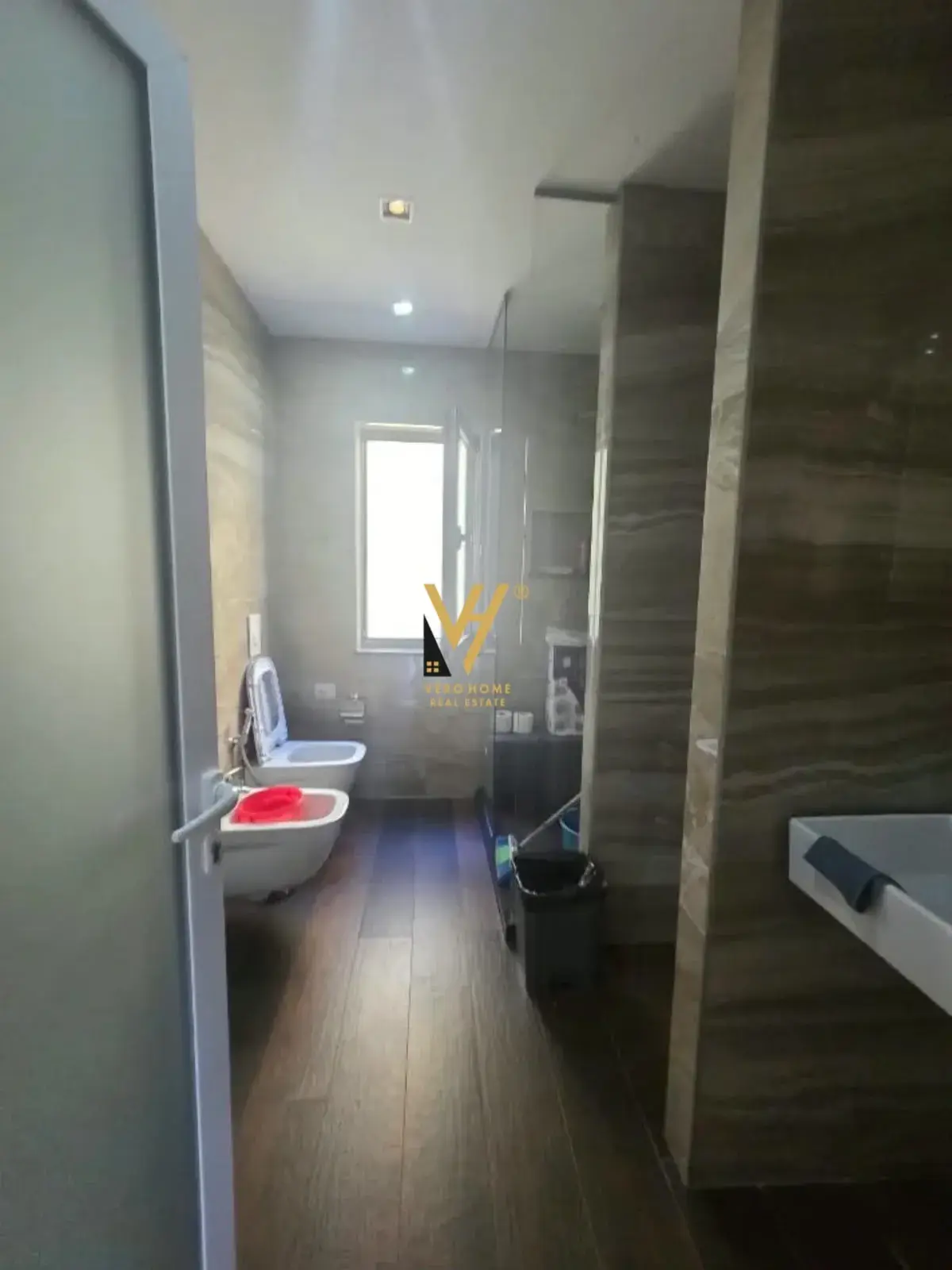 Interior, 140 m² office for rent in Tirana