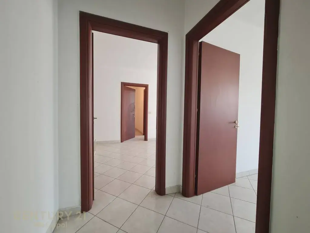 Ballkoni, apartament 2+1 në shitje në Yzberisht, Tiranë