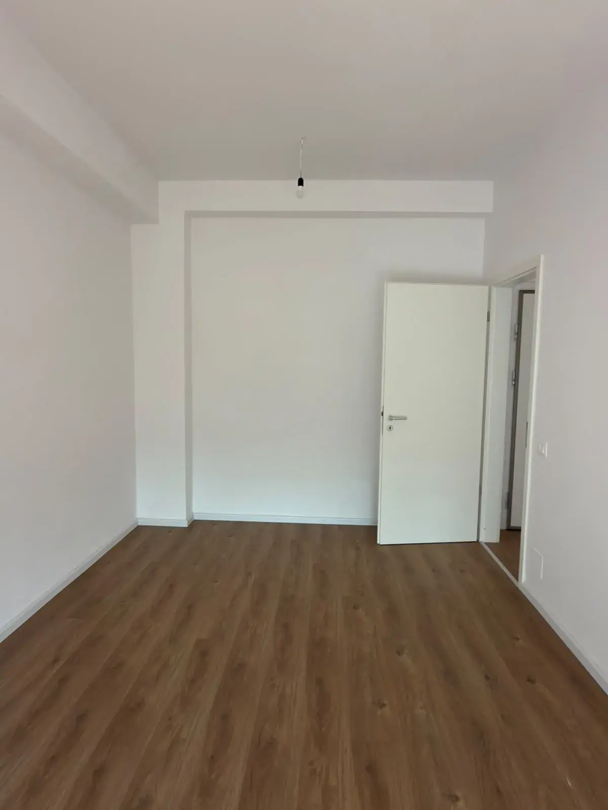 Intérieur, appartement 1+1 à vendre à Ali Demi, Tirana