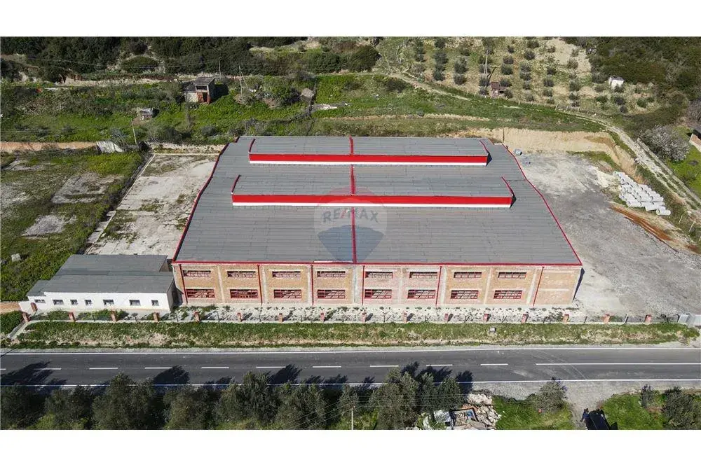 Interior, 6,000 m² warehouse for rent in Vlora
