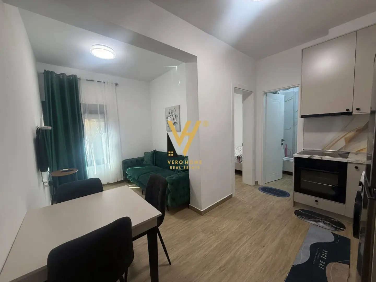 Ballkoni, apartament 1+2 me qira në Tiranë