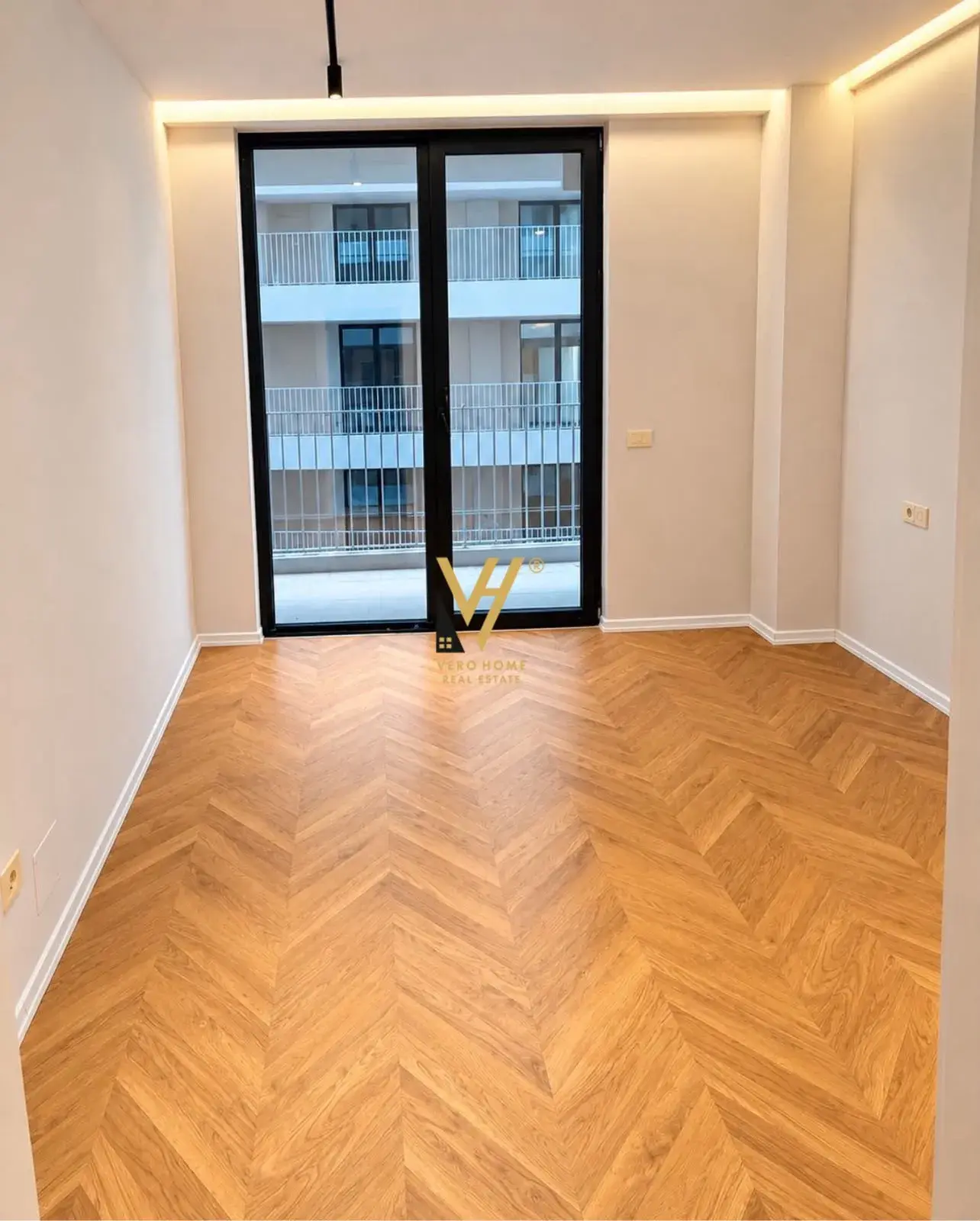 Innenansicht, Büro 116 m² zu vermieten in Tirana