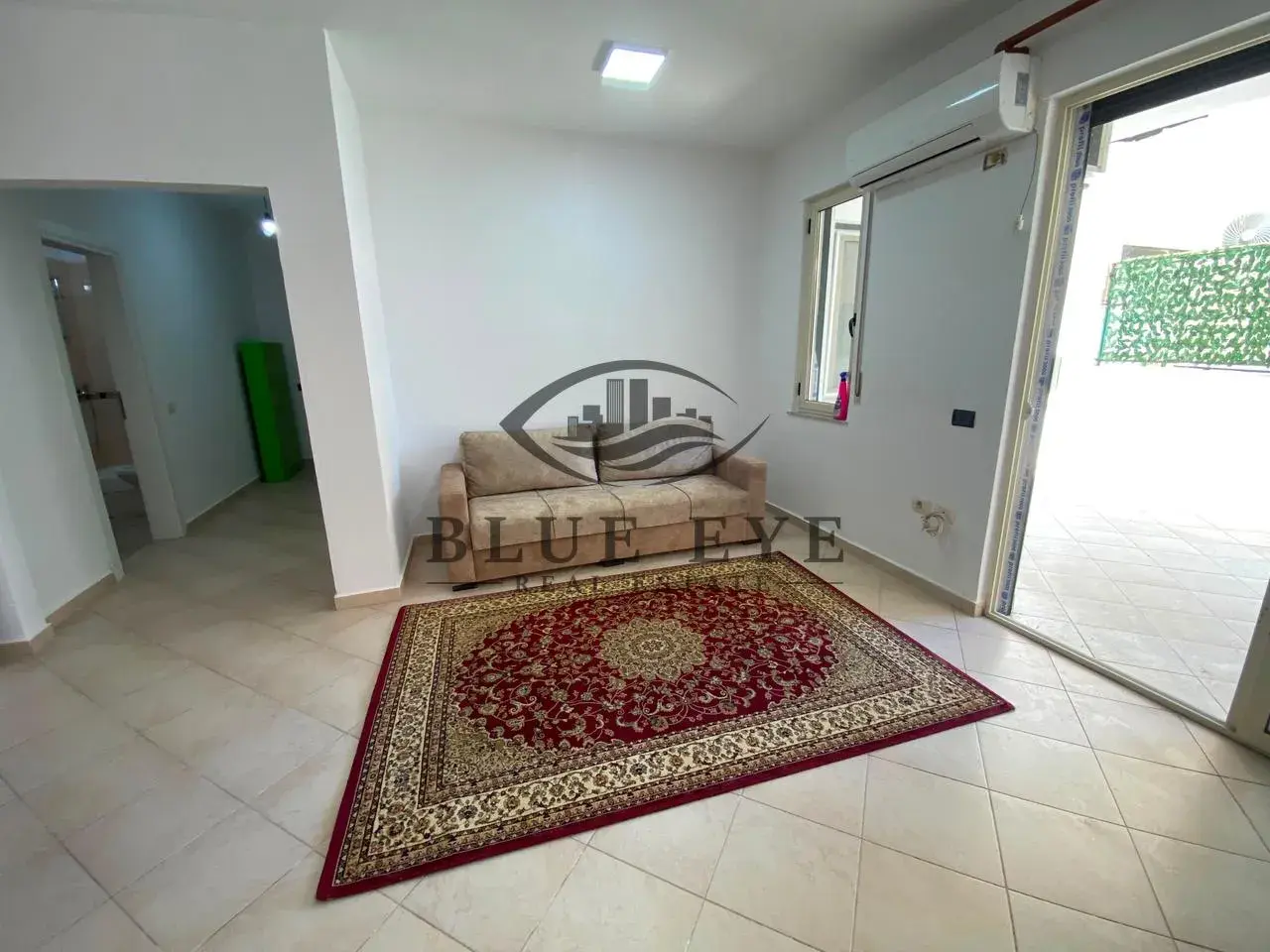 Kuzhina, apartament 1+1 në shitje në Plazh, Durrës