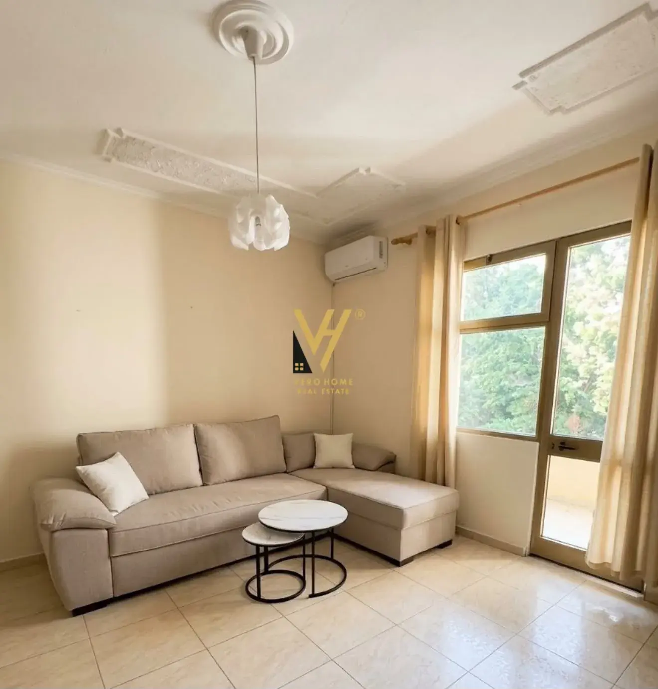 Wohnzimmer, Wohnung 1+1 zu vermieten in Tirana