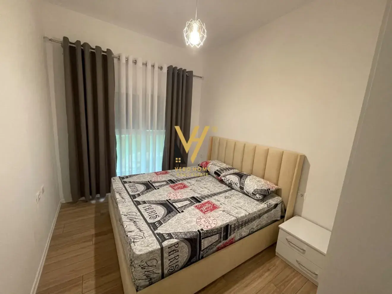 Dhoma e gjumit, apartament 2+1 me qira në Ali Demi, Tiranë