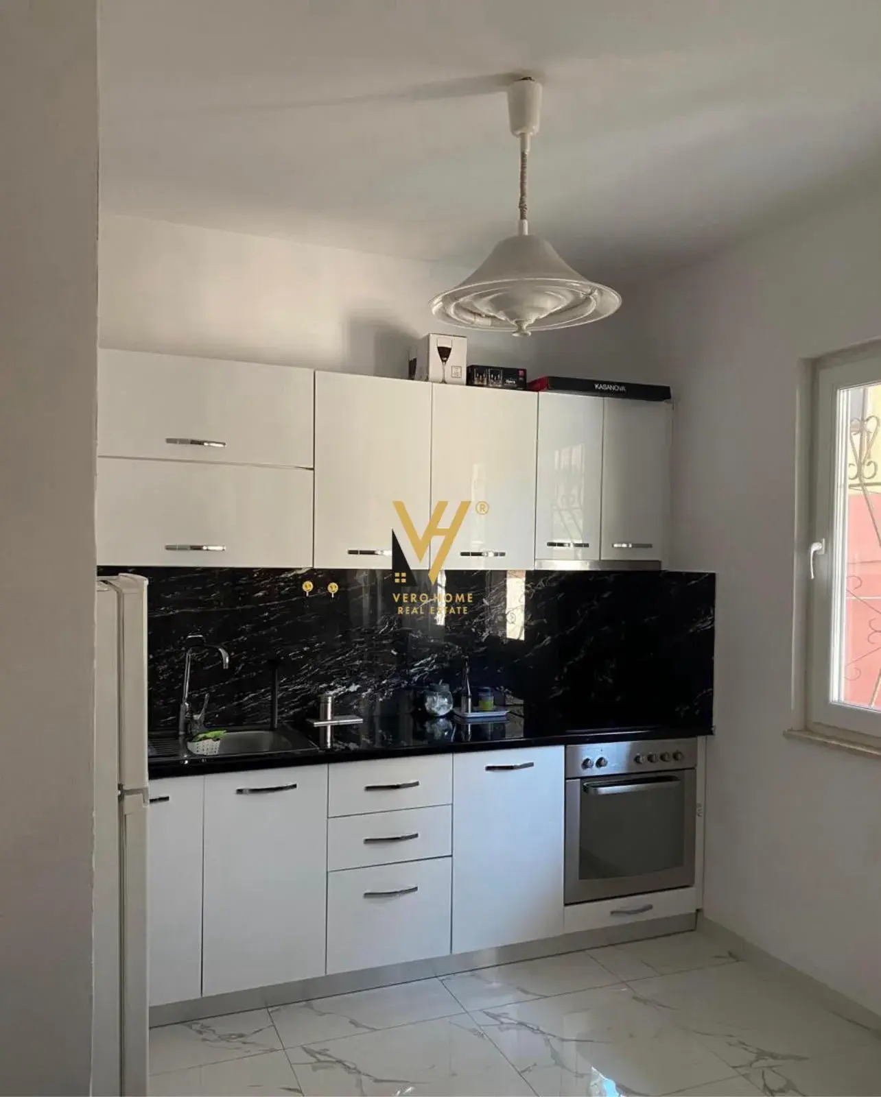 Ballkoni, apartament 1+1 me qira në Medreseja, Tiranë