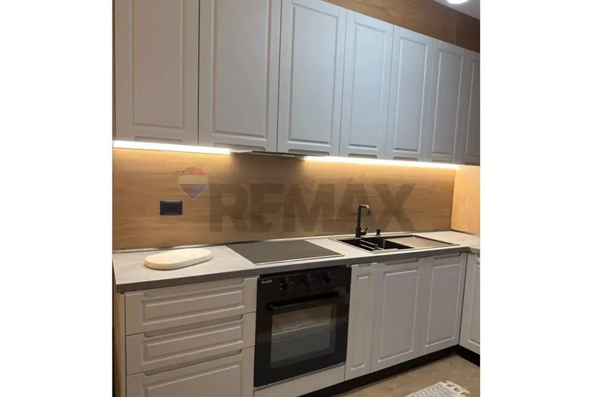 Kuzhina, apartament 1+1 me qira në Yzberisht, Tiranë