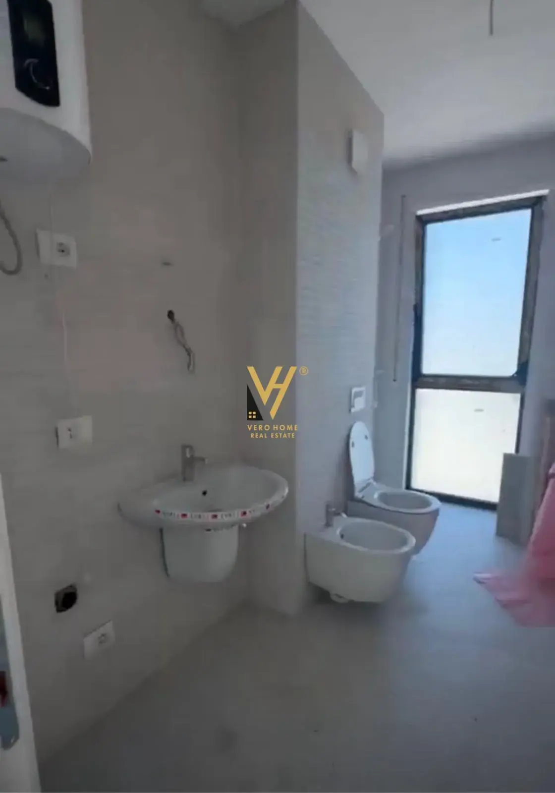 Banjo, apartament 2+2+2 me qira në Tiranë