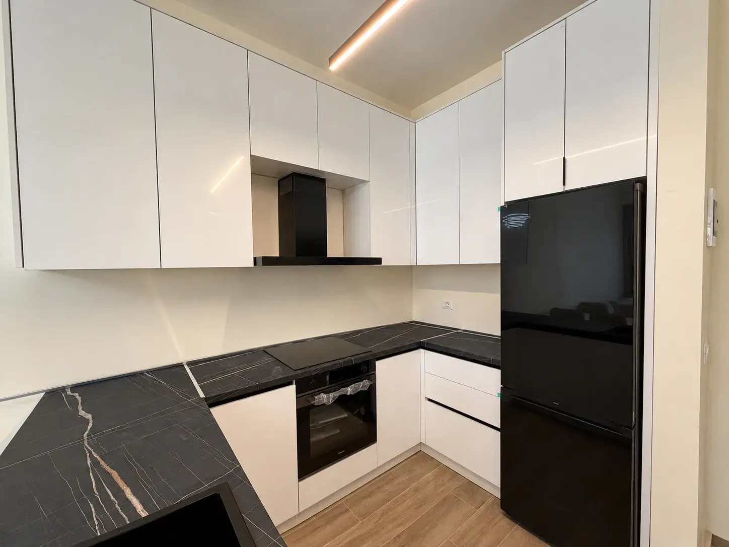 Cucina, appartamento 1+1 in affitto a Laprakë, Tirana