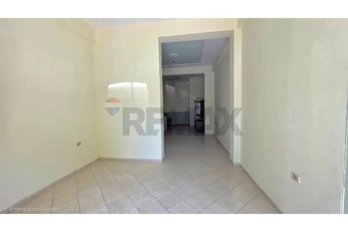 Interni, negozio 51 m² in vendita a Valona