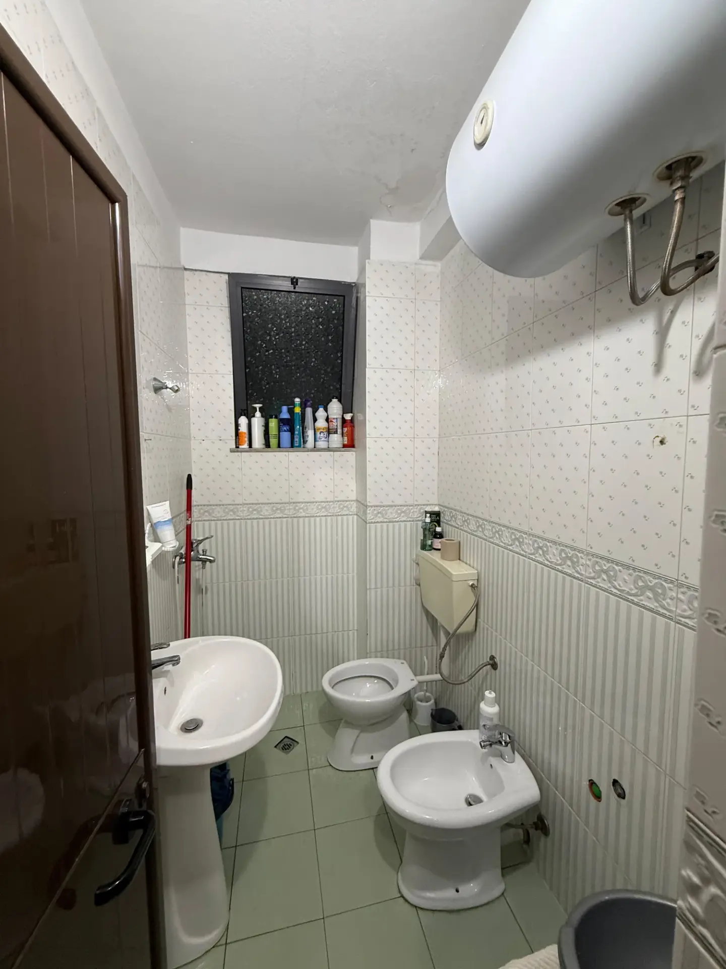 Bathroom, 1+1 apartment for rent in Yzberisht, Tirana
