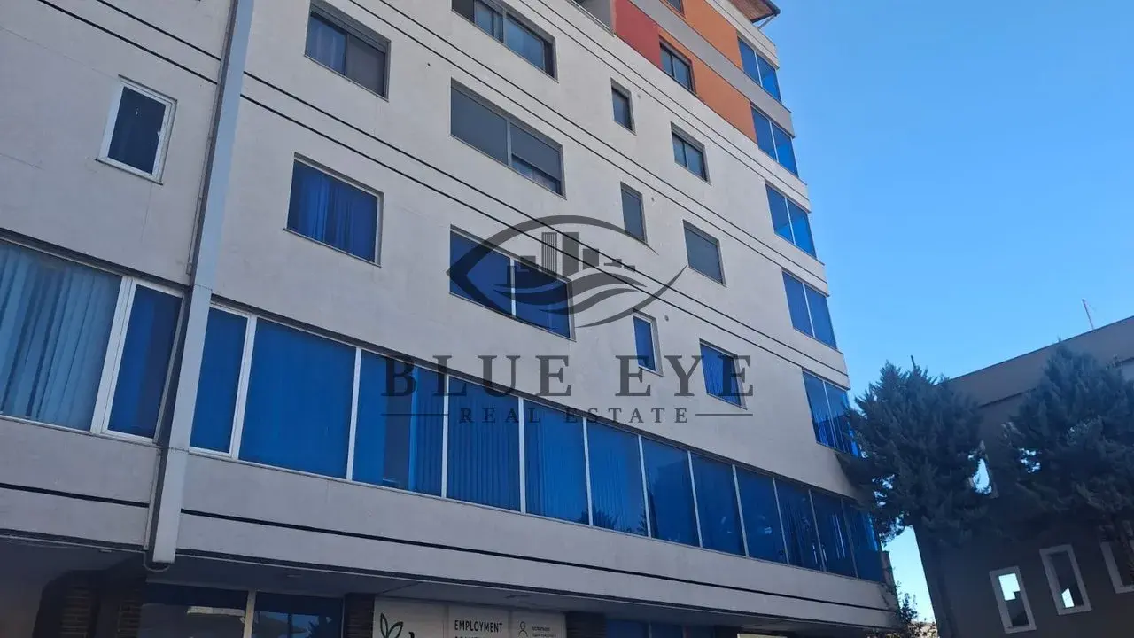 Εσωτερικό, γραφείο 1.400 m² προς ενοικίαση στο Δυρράχιο