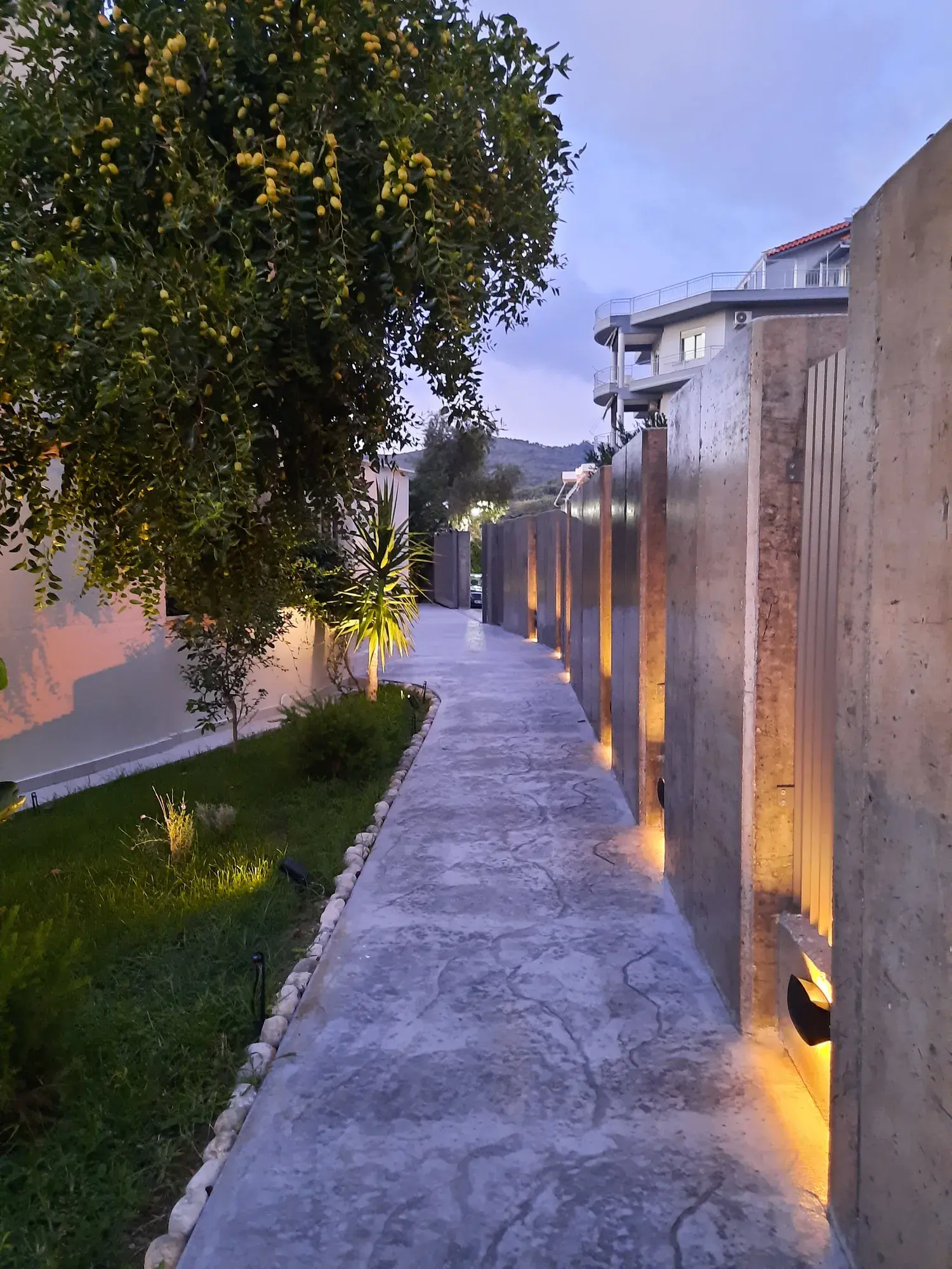 Rrethina, apartament 1+1 me qira në Uji i Ftohtë, Vlorë
