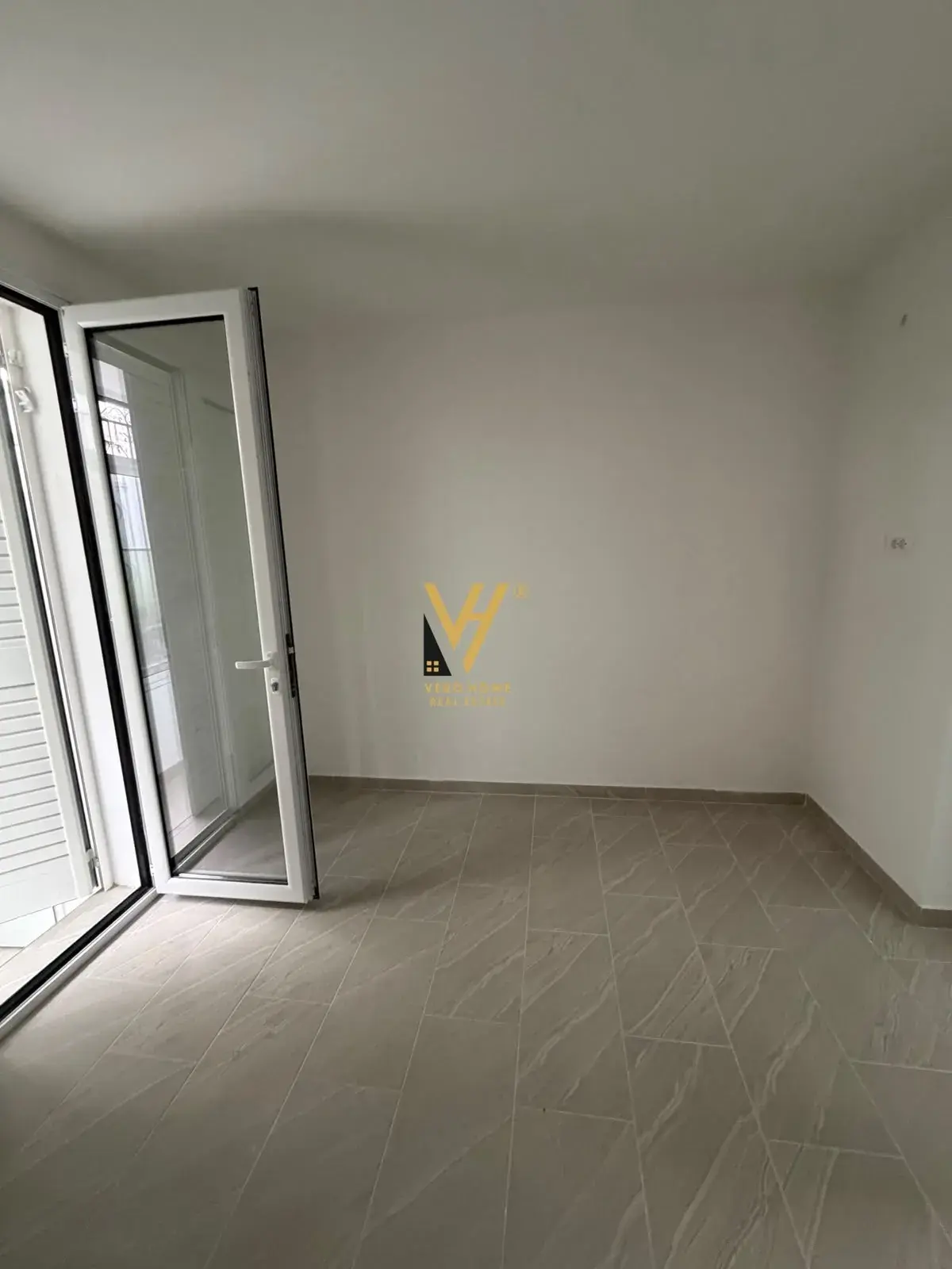 Banjo, apartament 2+1 me qira në Myslym Shyri, Tiranë