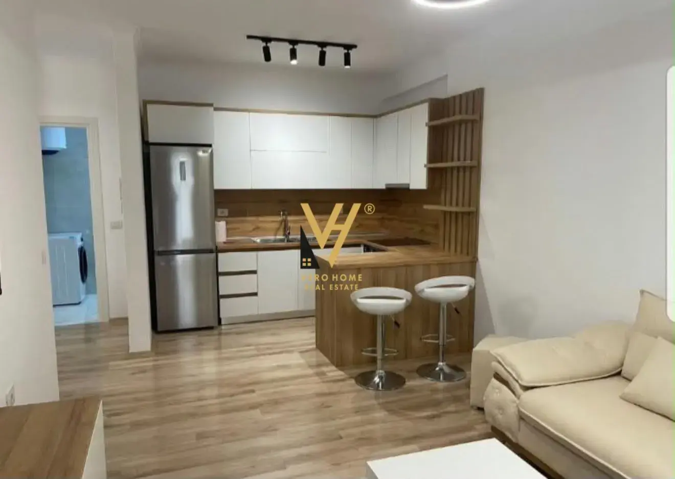 Camera da letto, appartamento 1+1 in vendita a Tirana