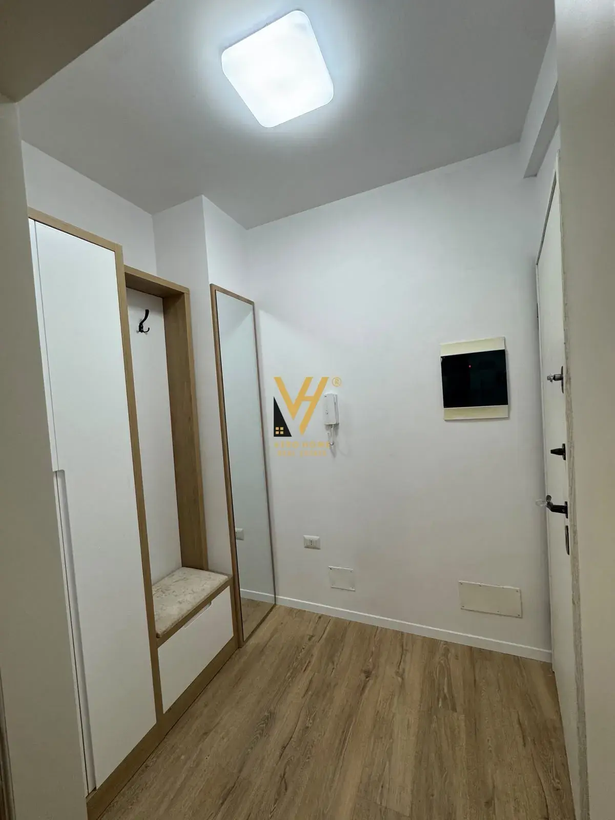 Balcon, appartement 2+1 à louer à 21 Dhjetori, Tirana